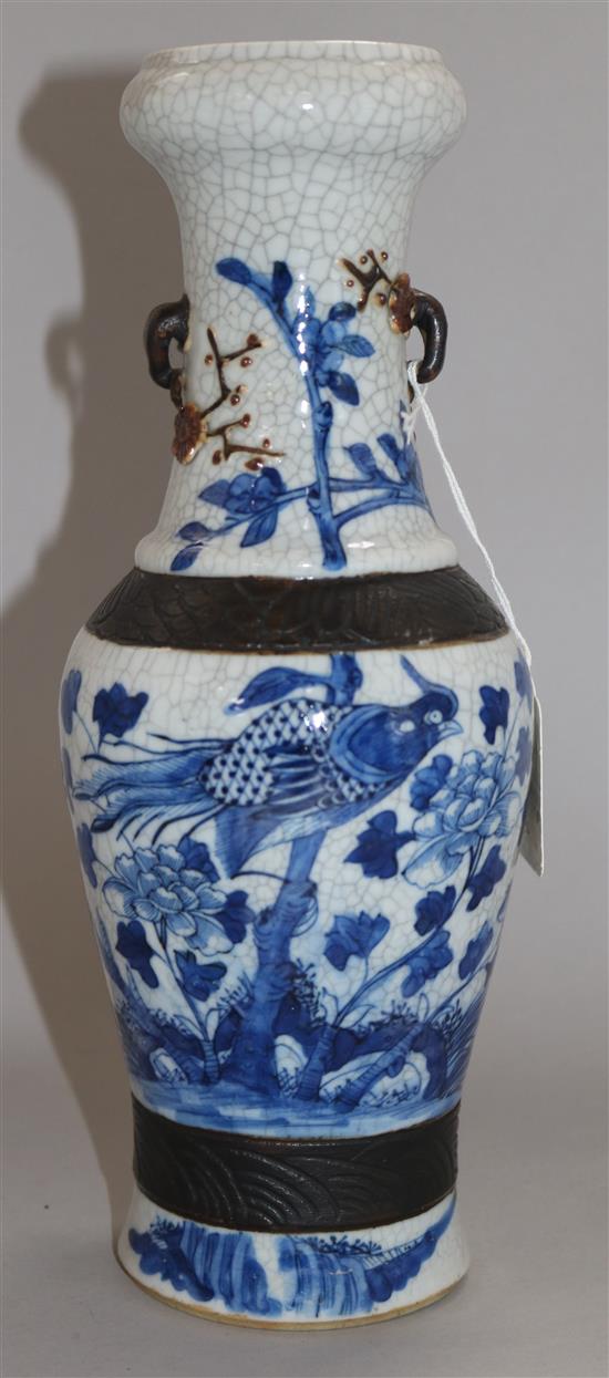 A Chinese blue and white crackle glaze vase, 30cm